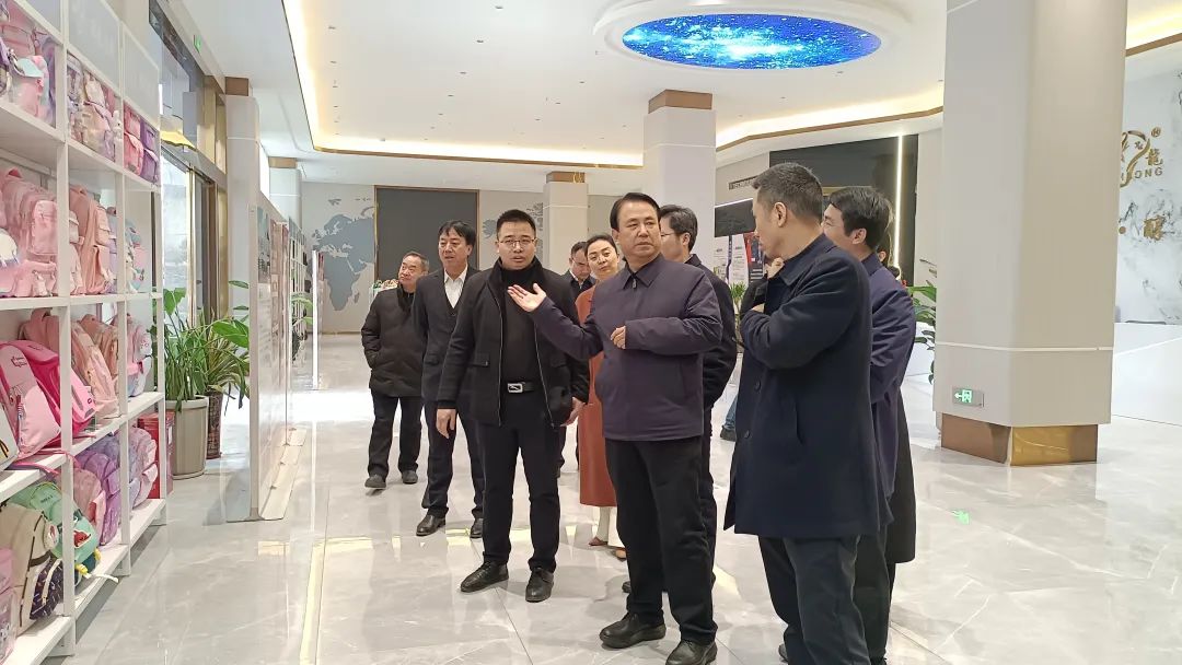 醇龙箱包--专业生产箱包18年
